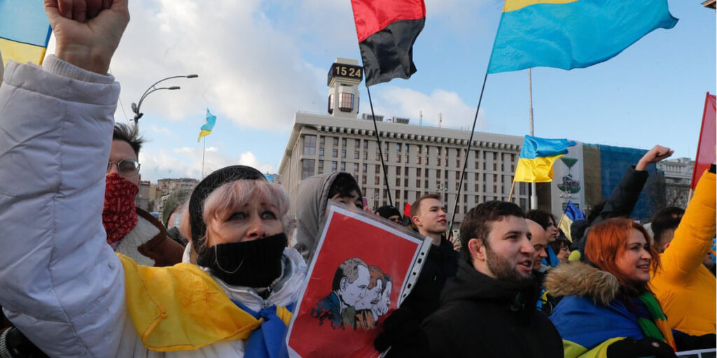 Ukrainian people in Meidan Square